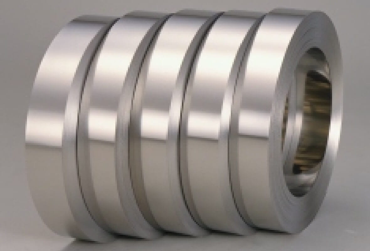 金属製のスリット加工されたコイル製品の写真